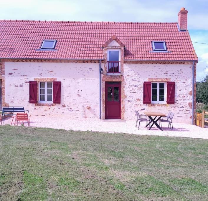 Gite Au Centre De La France Vesdun Exterior foto